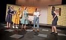 View Vijf Lesbiennes Eten Een Quiche - De Dijlezonen (Leuven, Wagehuys, 17_10_2019) 061 - Christophe Ketels